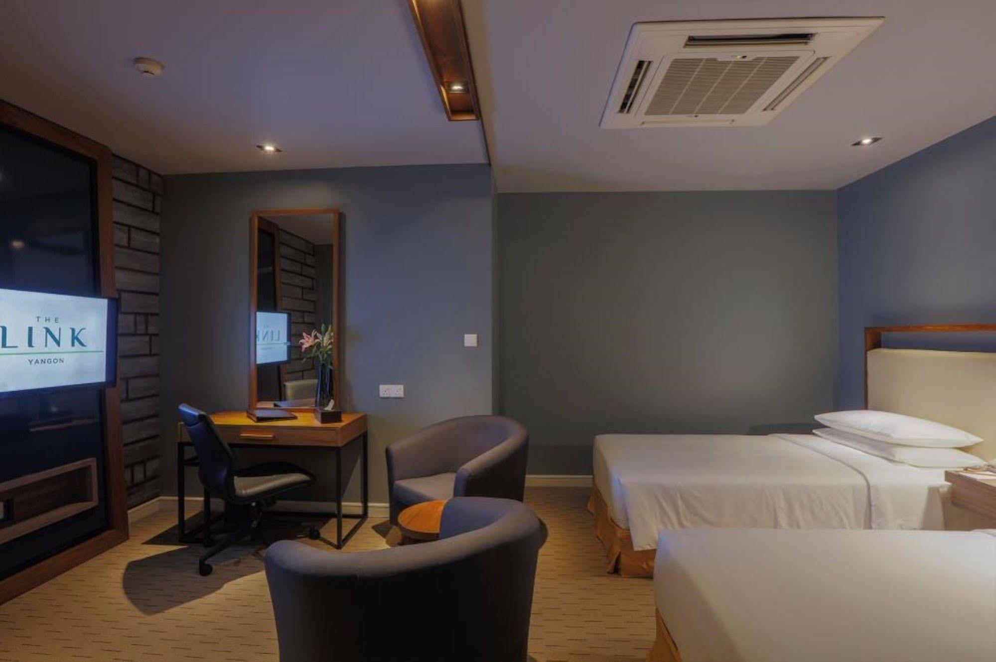 The Link Yangon Boutique Hotel Exteriör bild